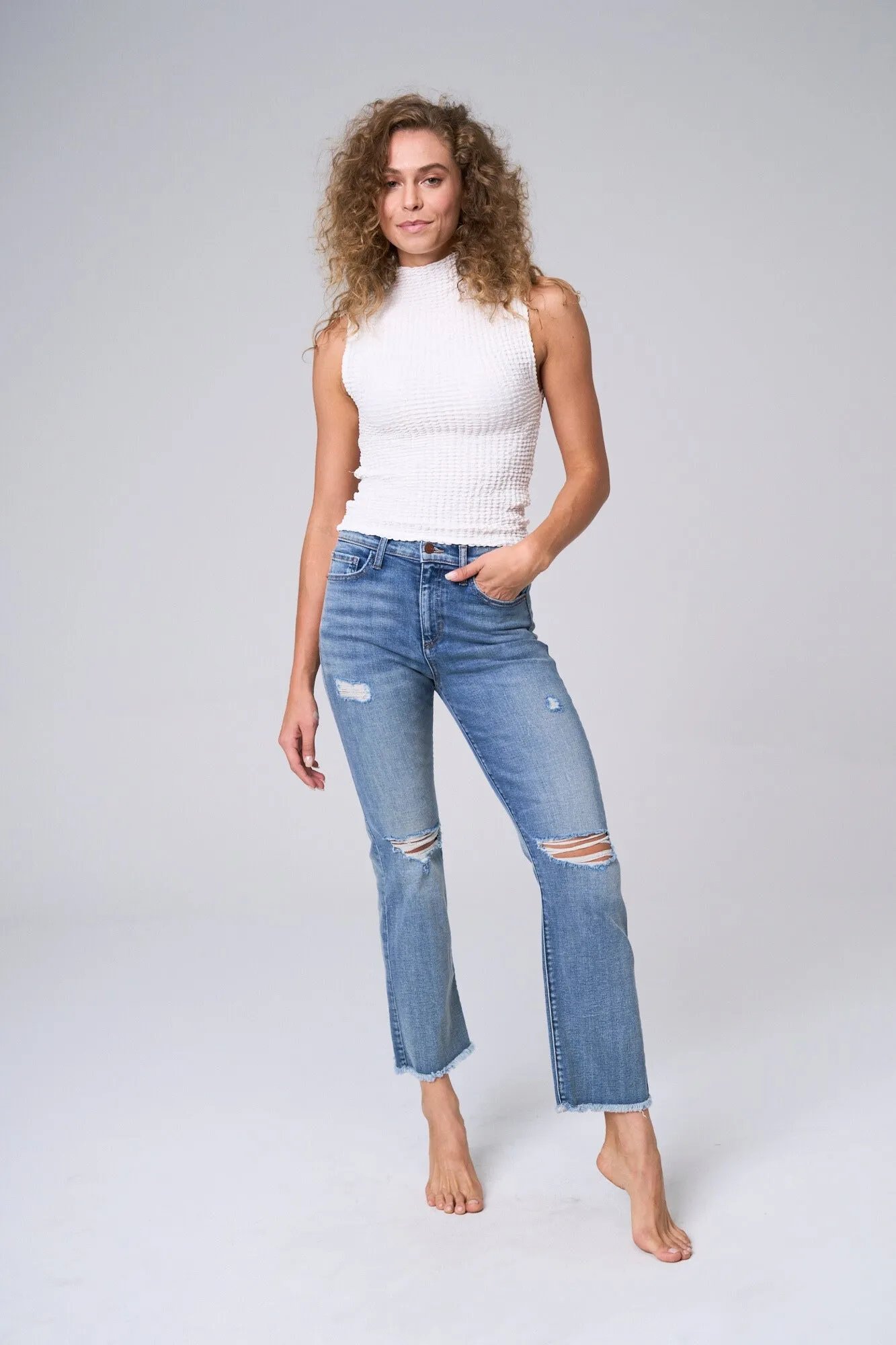 HIGH RISE STRAIGHT LEG ANKLE JEAN WITH FRAY HEM / SP-P11991