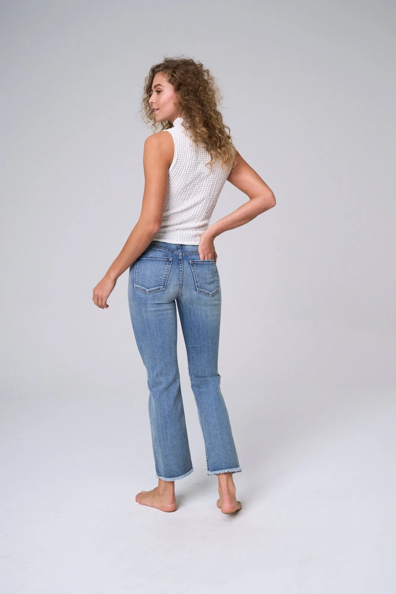 HIGH RISE STRAIGHT LEG ANKLE JEAN WITH FRAY HEM / SP-P11991