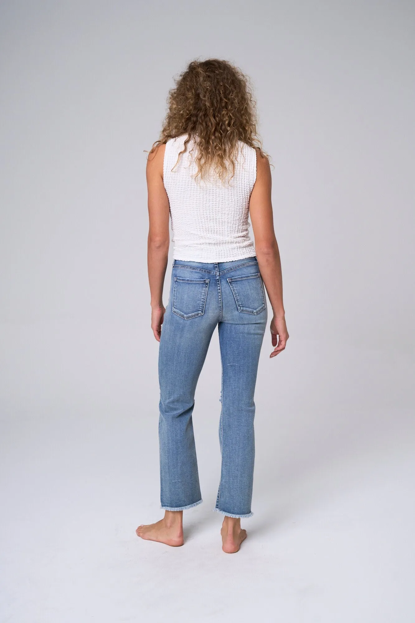 HIGH RISE STRAIGHT LEG ANKLE JEAN WITH FRAY HEM / SP-P11991