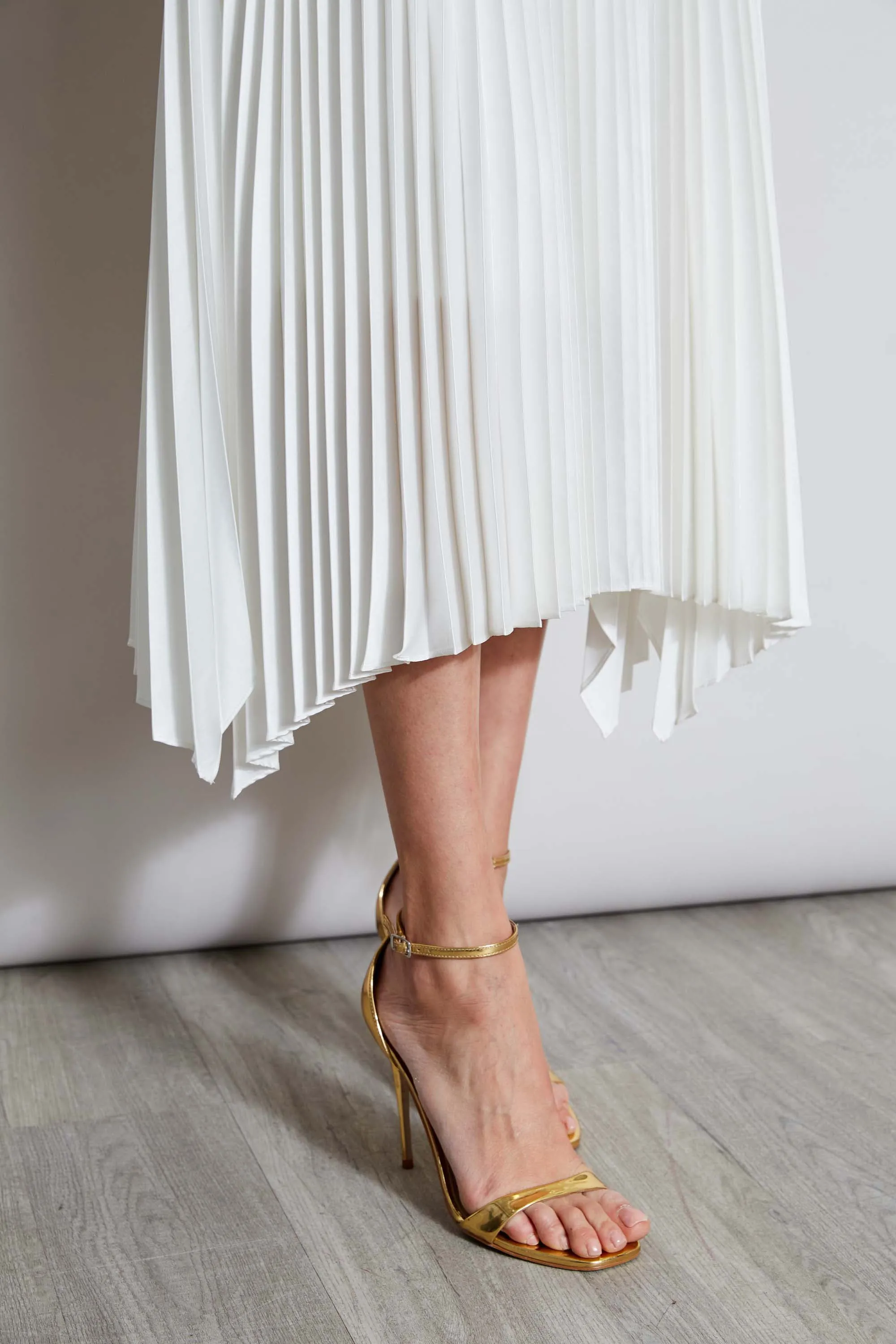 Sleeveless Contour Pleated Midi Dress